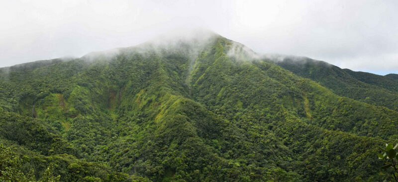 Vue chaîne de montagne